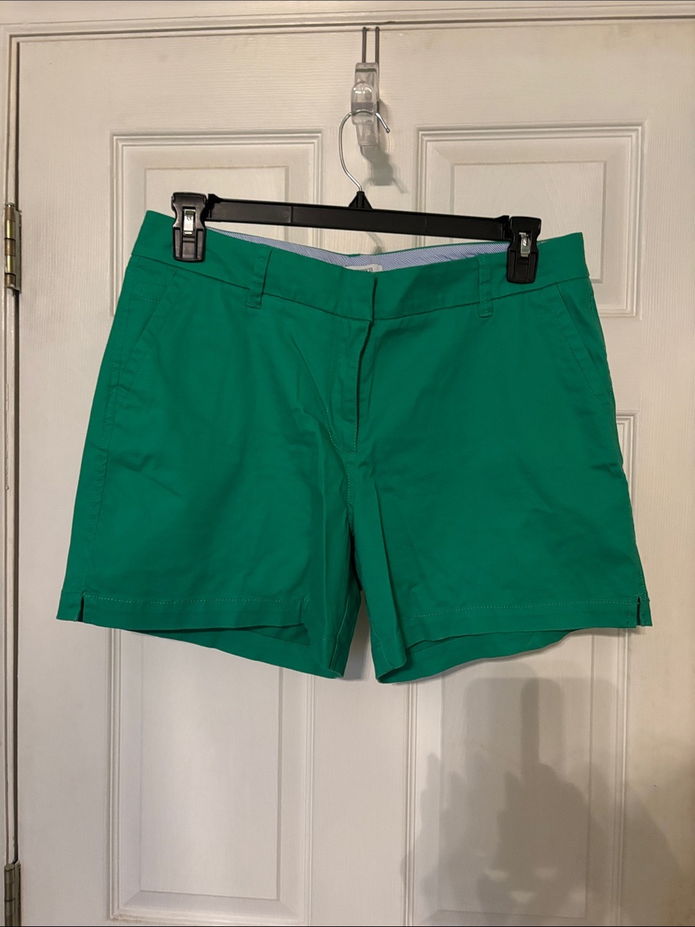 crown & ivy Green Women's Chino Shorts